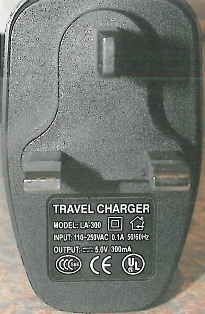 Electronic cigarette kit with travel charger