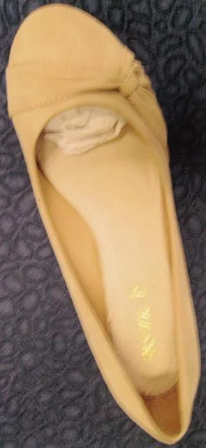Ladies' shoes