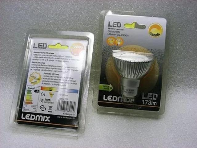 LED light bulb