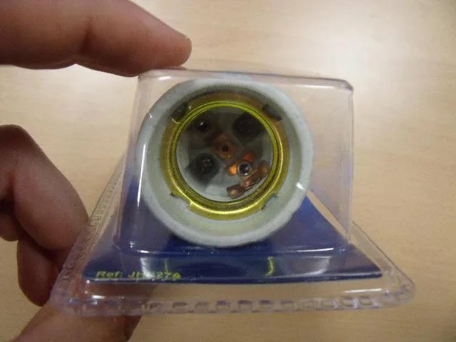 Lamp sockets