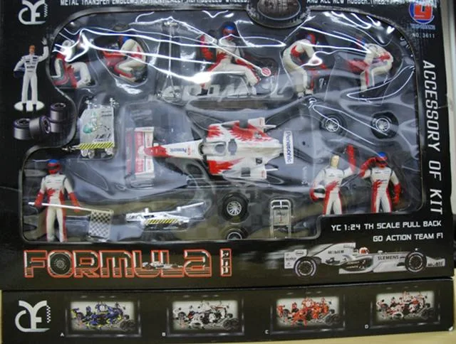 Plastic toy with accessories