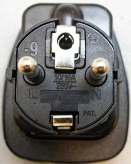 Plug adaptor