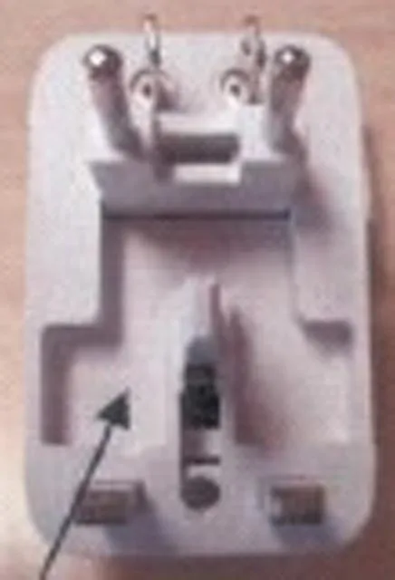 Travel plug adaptor