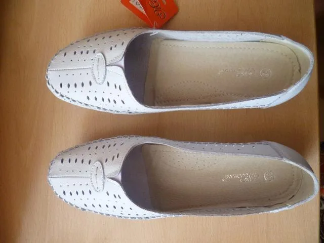 Ladies’ shoes