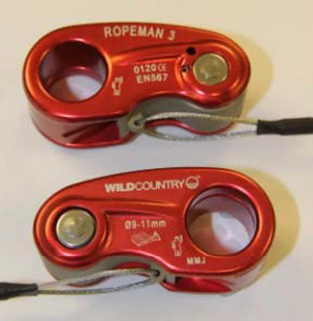 Climbing rope ascender