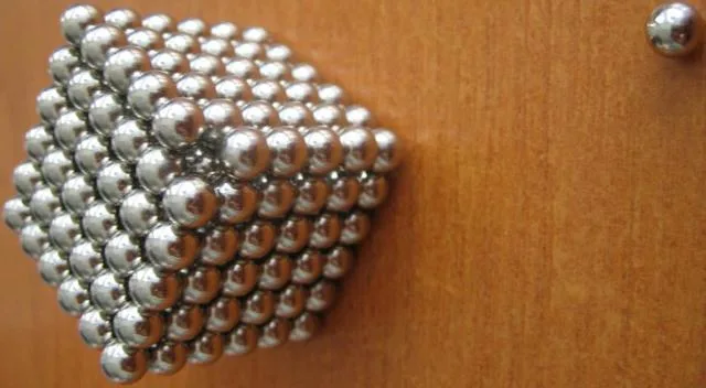 Magnetic balls