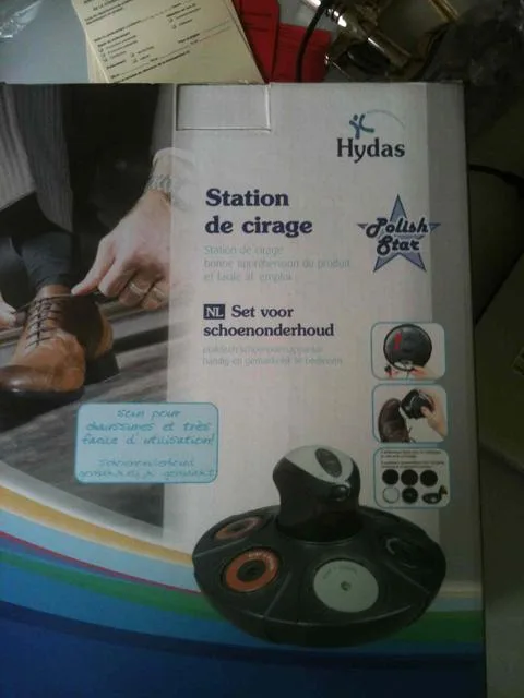 Shoe-cleaning device