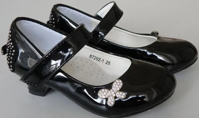 Girls' shoes