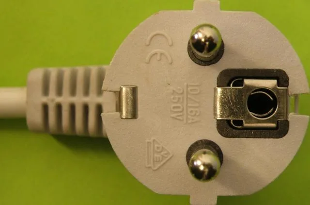 Mains extension lead