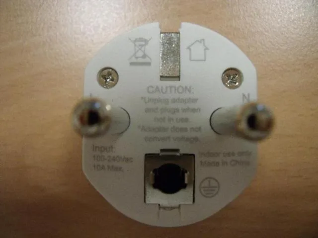 Travel adaptor