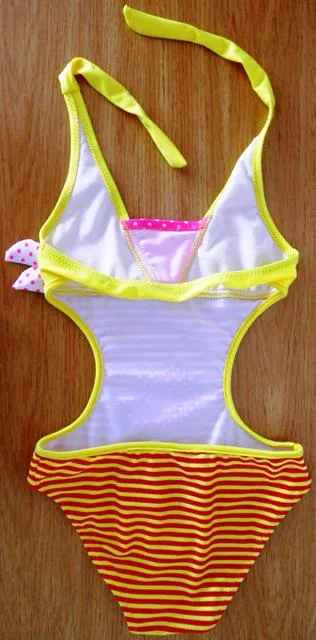 Girl's swimsuit