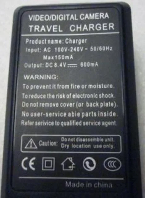 LED camera light supplied with a battery charger