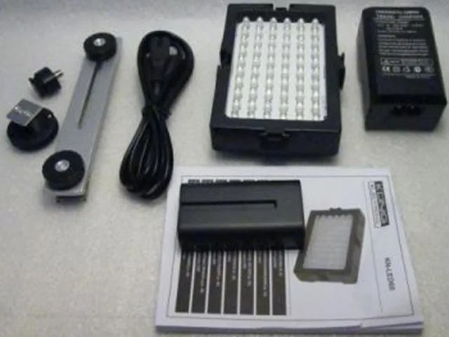 LED camera light supplied with a battery charger