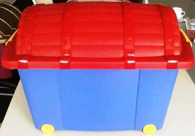 Toy box