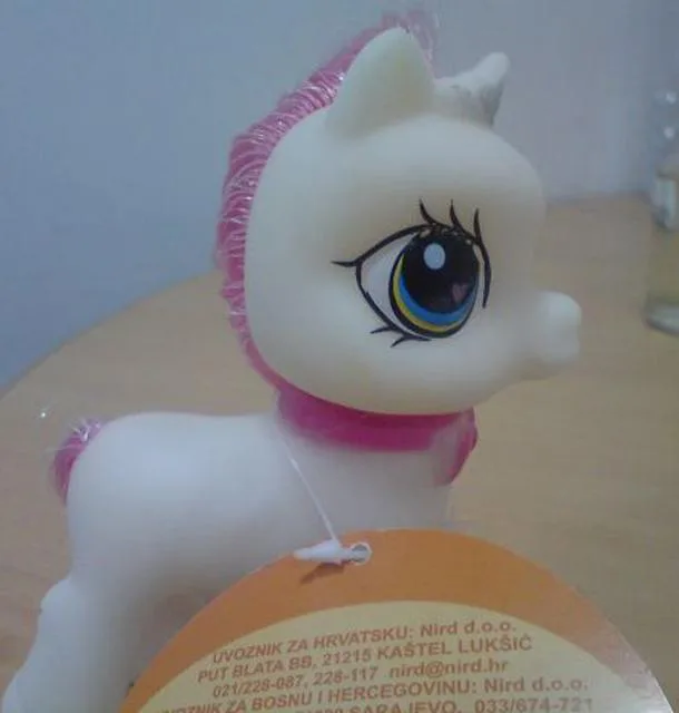 Plastic horse
