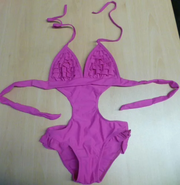 Girls' swimming costume
