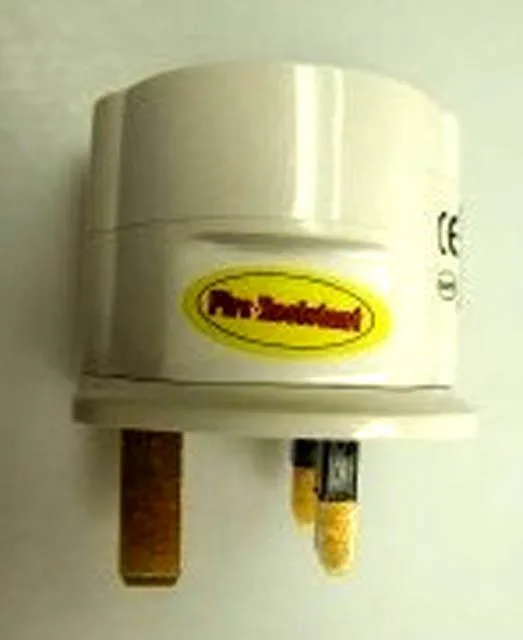 Travel plug adaptor