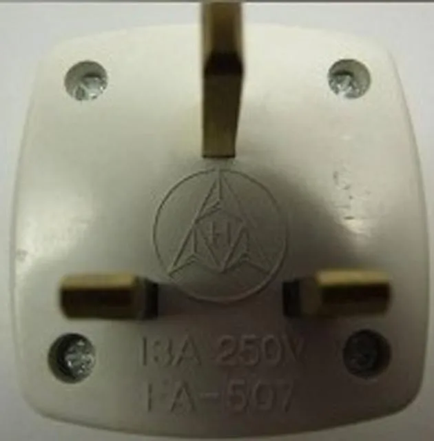 Travel plug adaptor