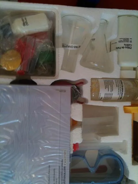 Toy chemistry set
