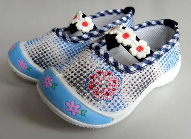 Girls' shoes
