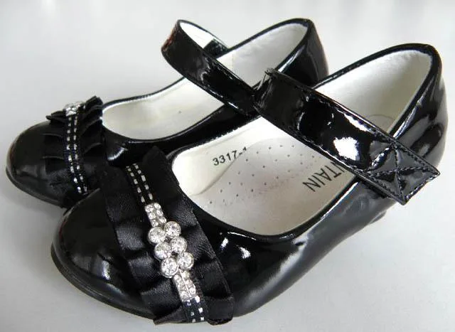 Girls' shoes