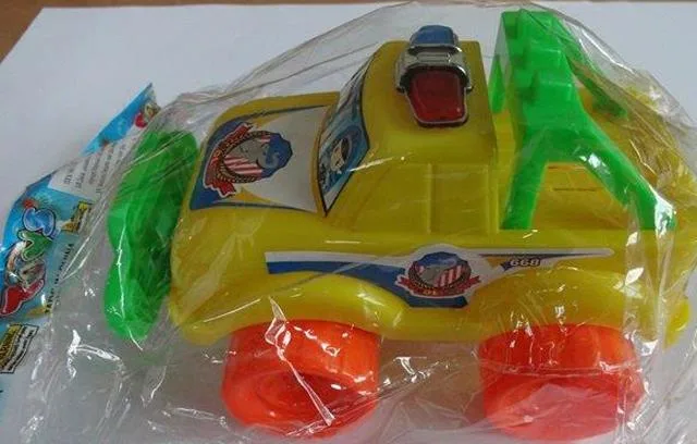 Pull-along toy car