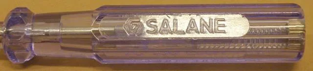 Voltage tester