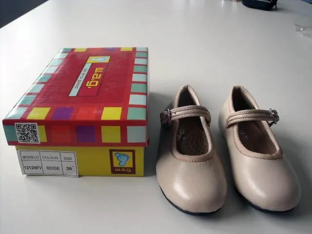 Girls' shoes