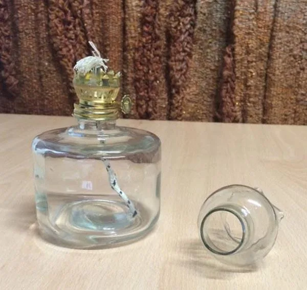 Decorative oil lamp