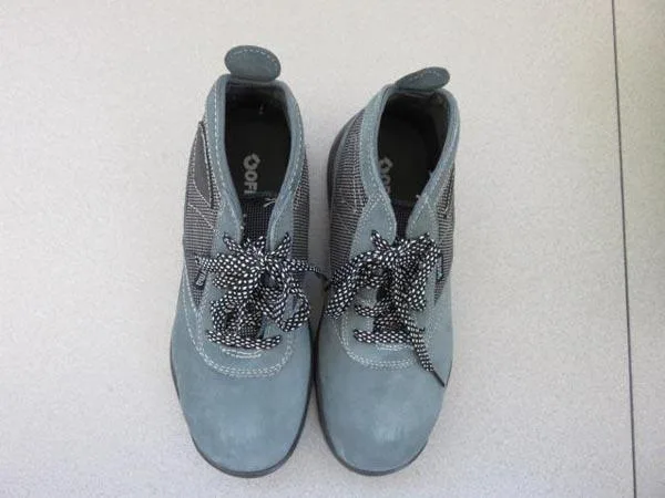 Safety boots