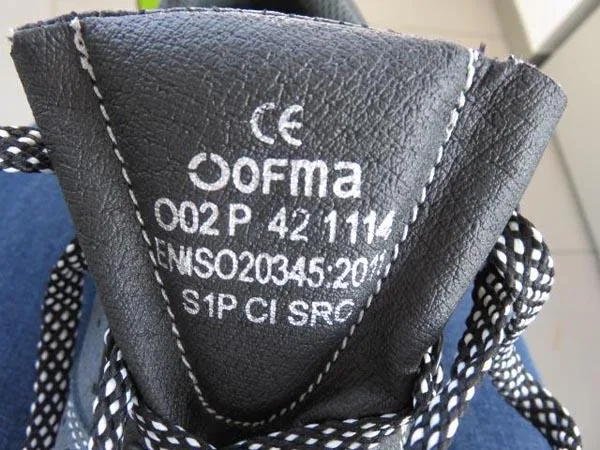 Safety boots