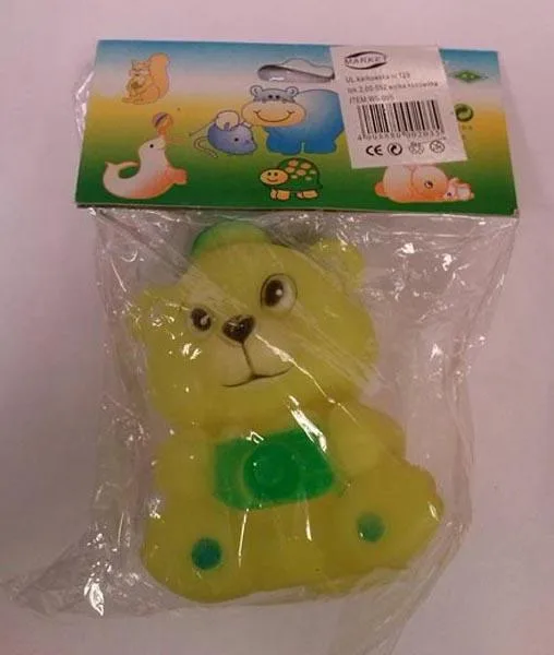 Plastic bath toy