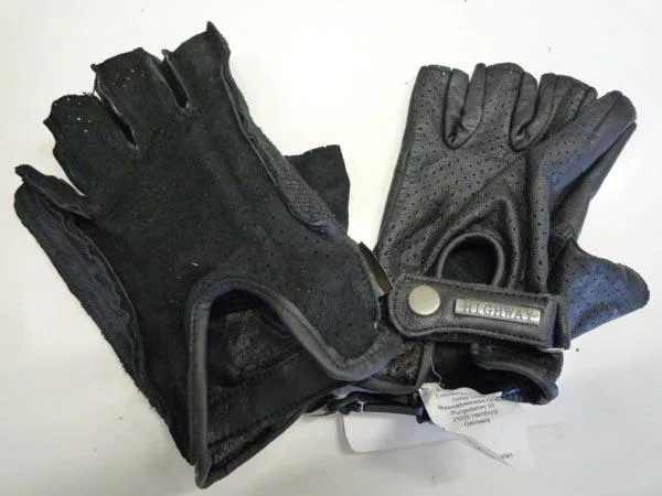 Leather gloves