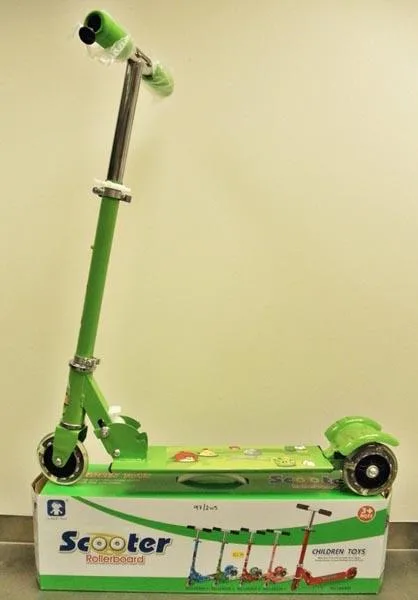 Toy scooter