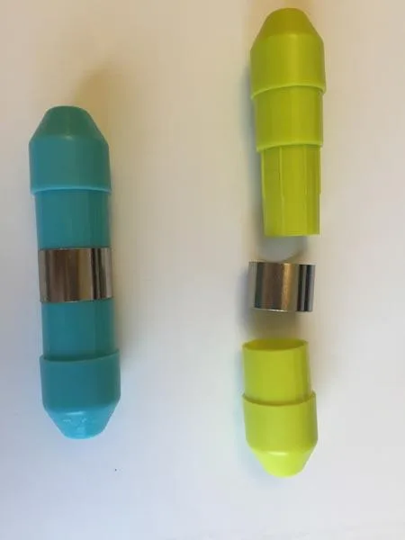 Magnetic construction toy