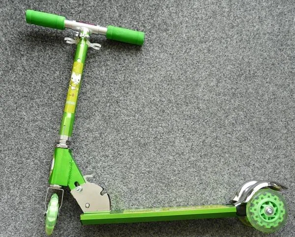 Toy scooter