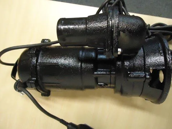 Submersible pump