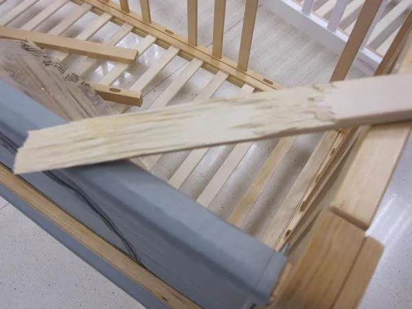 Babies' cot