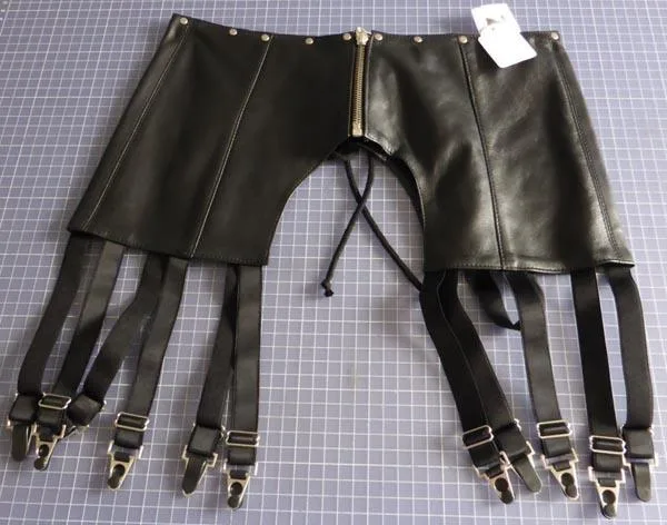 Leather suspender belt