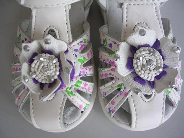 Girls' sandals