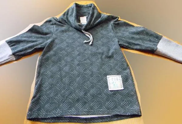 Sweatshirt