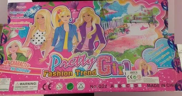 Plastic doll set with accessories