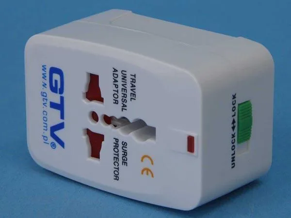 Travel plug adapter