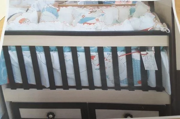 Babies' cot
