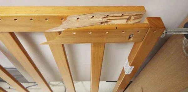 Children's safety gate