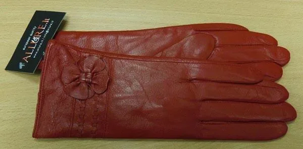 Leather gloves