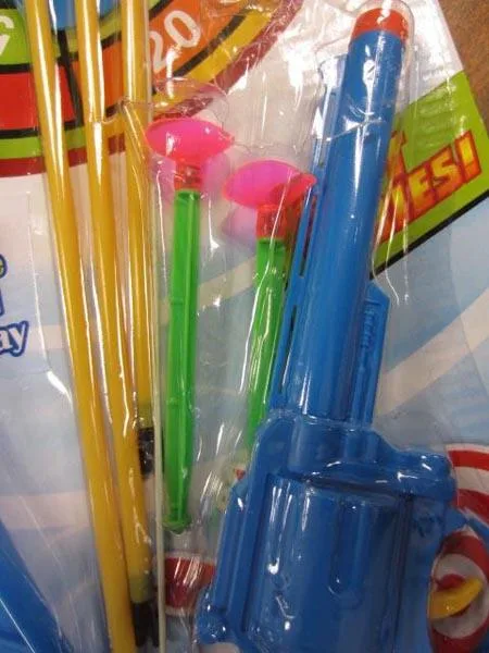 Bow and arrow set