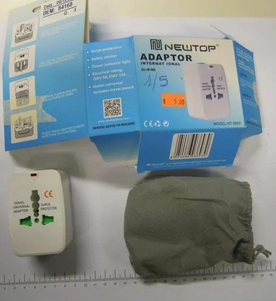 Travel plug adapter