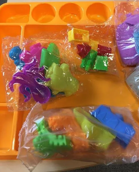 Mouldable sand