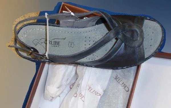 Ladies' sandals
